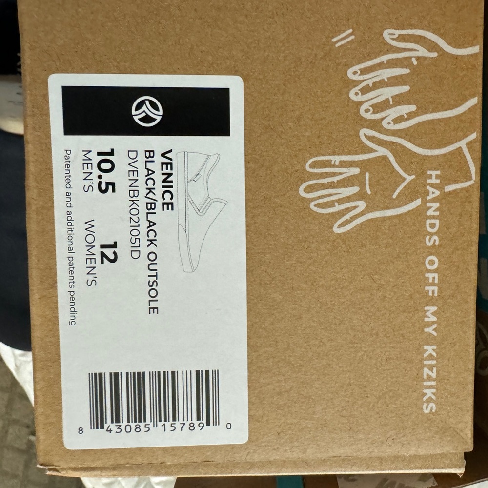 Kizik slip on new black sneakers. Men or women shoe. Size 10.5 men, 12 women. - Picture 3 of 3